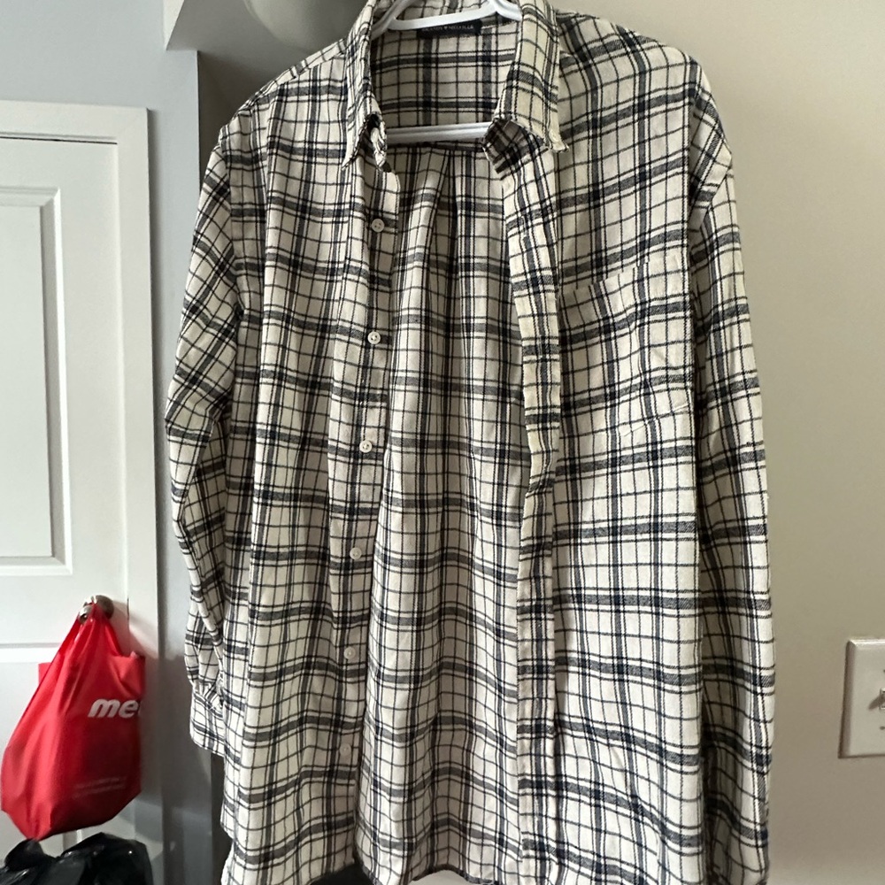 Brandy Melville Black and White Casual Button Down Shirt
